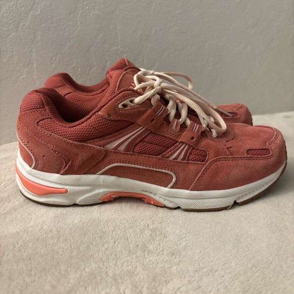 Vionic Walker Women's Plantar Fasciitis Shoe - Pink Rose Suede Size 7.5 - Picture 5 of 15